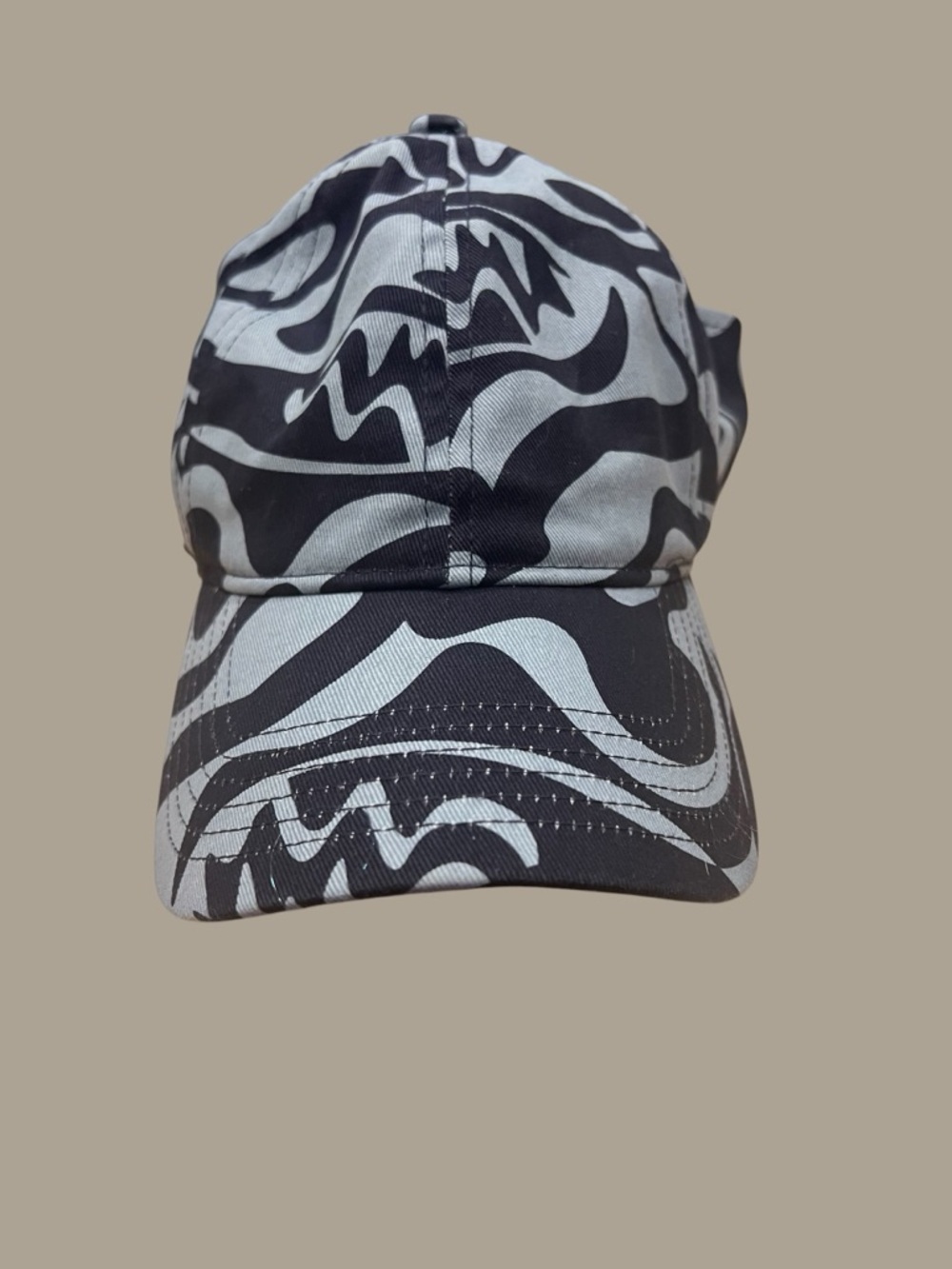🖤🤍 Black & White Swirl Baseball Hat | Streetwear Style | Unisex | NWT 🖤🤍